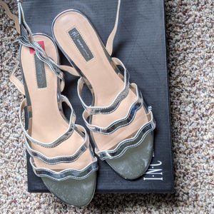 INC WOMENS  NEW LETICIAP  SCALLOP PALE SILVER  SANDAL SZ 9.5M